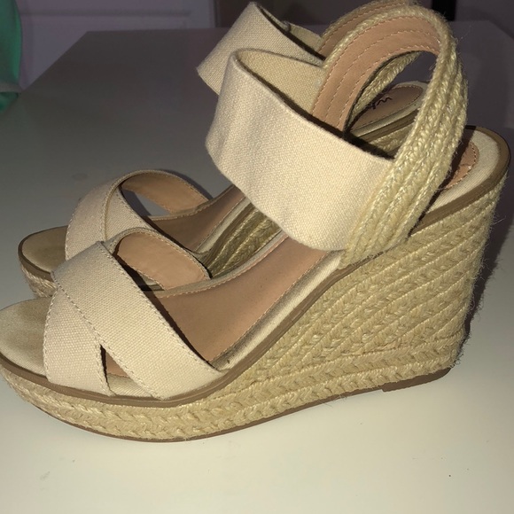 White Mountain Shoes - Beige Wedges